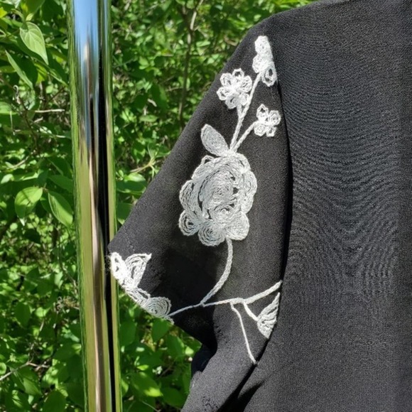 Cat black sheer multi layer white embroidery - Picture 2 of 8